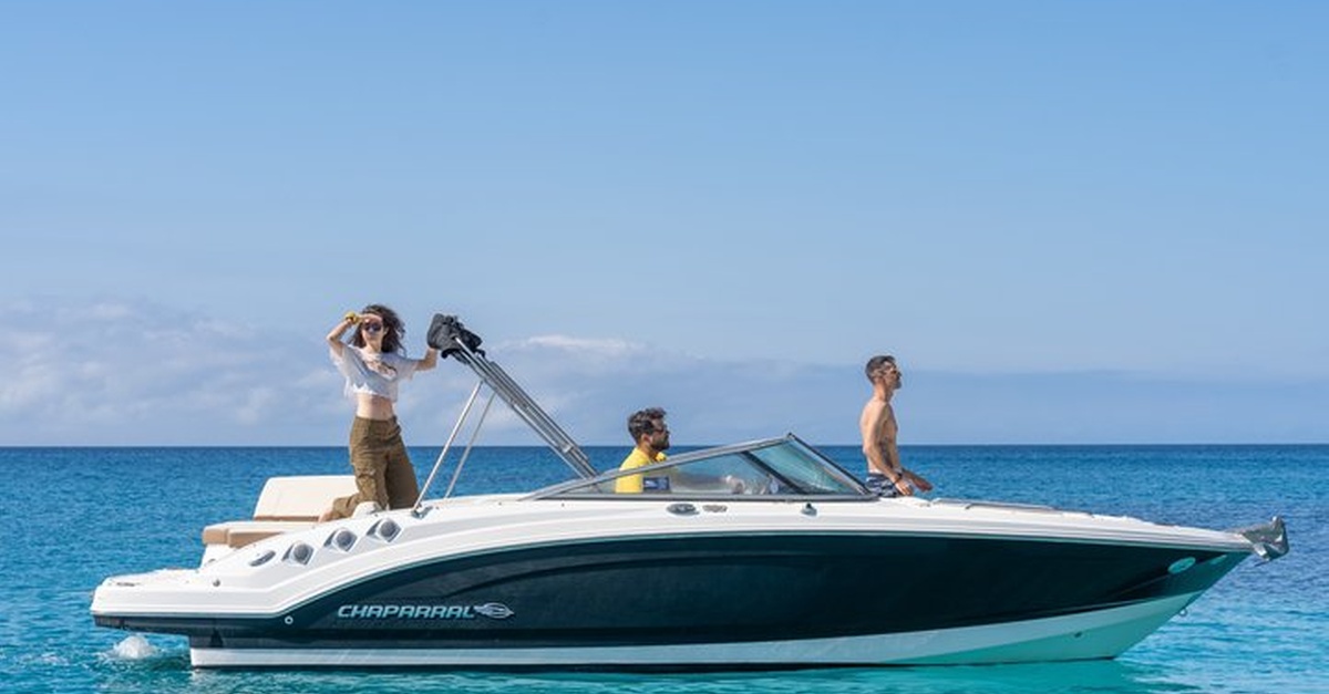 Tour privado en barco por Cala Bassa, Cala Comte y calas escondidas