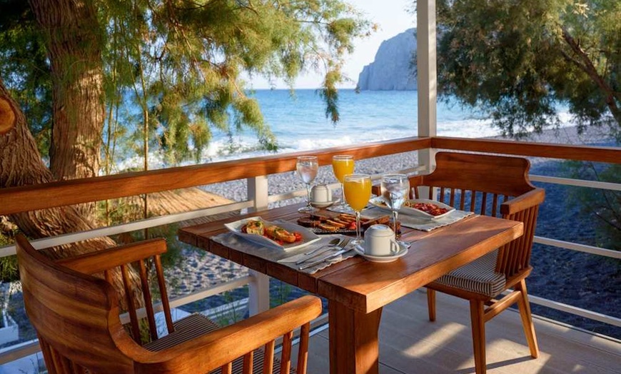 Image 9: ✈ SANTORINI | Kamari - Alesahne Beach Hotel 3* - In riva al mare