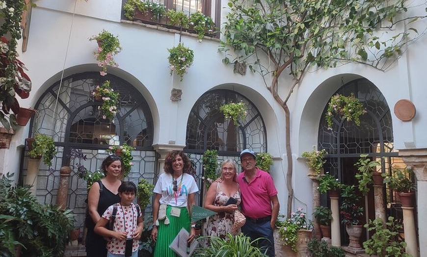 Image 3: Tour Guiado para Descubrir los Patios de Córdoba