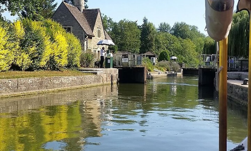 Image 5: Afternoon Tea Sightseeing River Cruise in Oxford