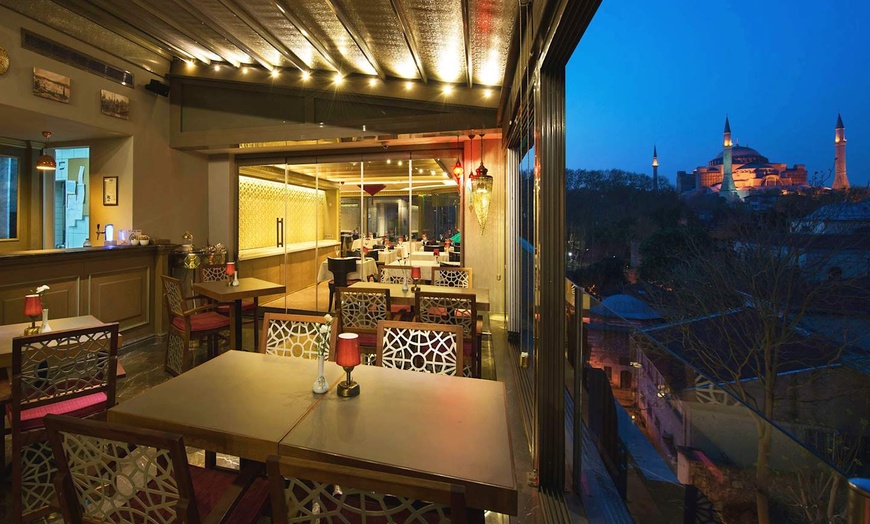 Image 6: ✈ TURKIJE | Istanbul - Yasmak Sultan 4*, 2 nachten - Stadscentrum