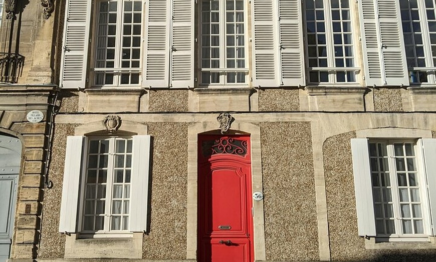 Image 6: Découvrir Bayeux Visite privée à pied avec Guide local