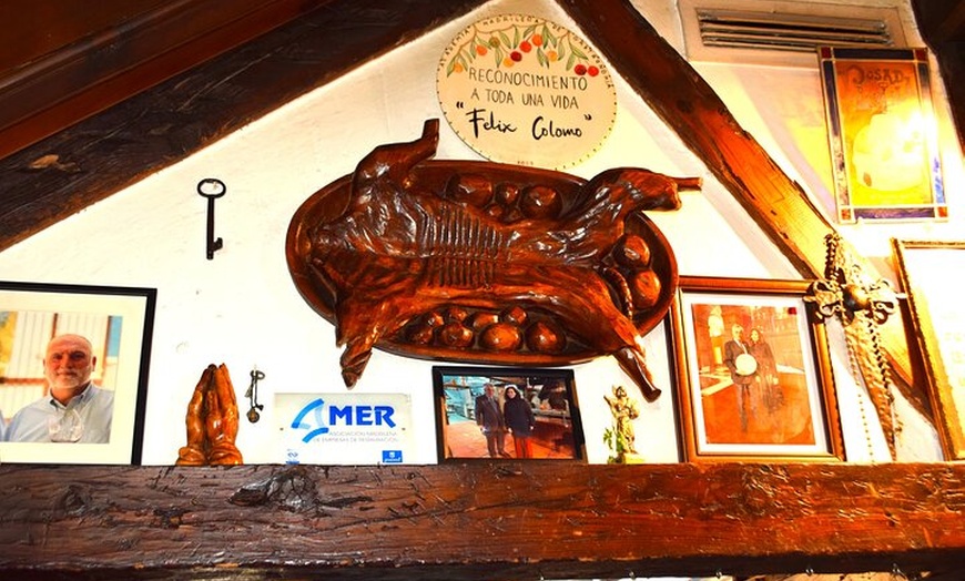 Image 19: Visita Guiada por Restaurantes Centenarios con Cena de Tapas