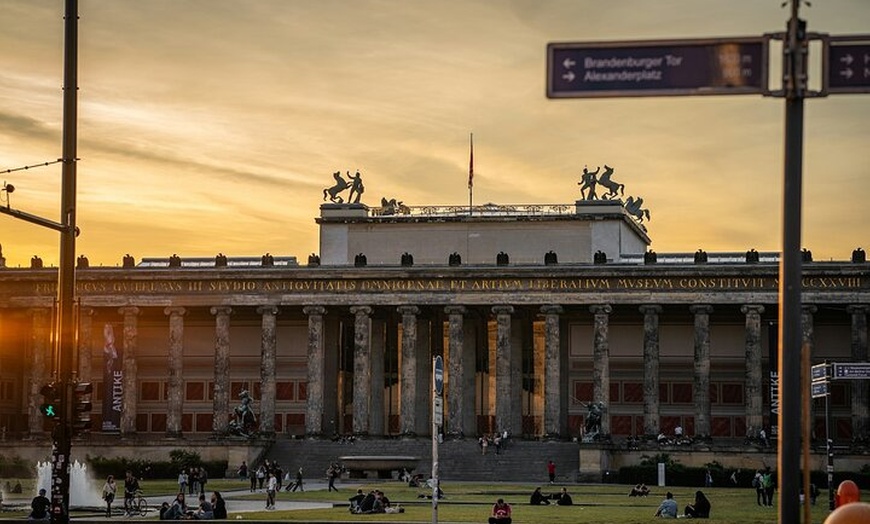 Image 3: Berlin Museumsinsel Rundgang von Kaisern zu Kommunisten