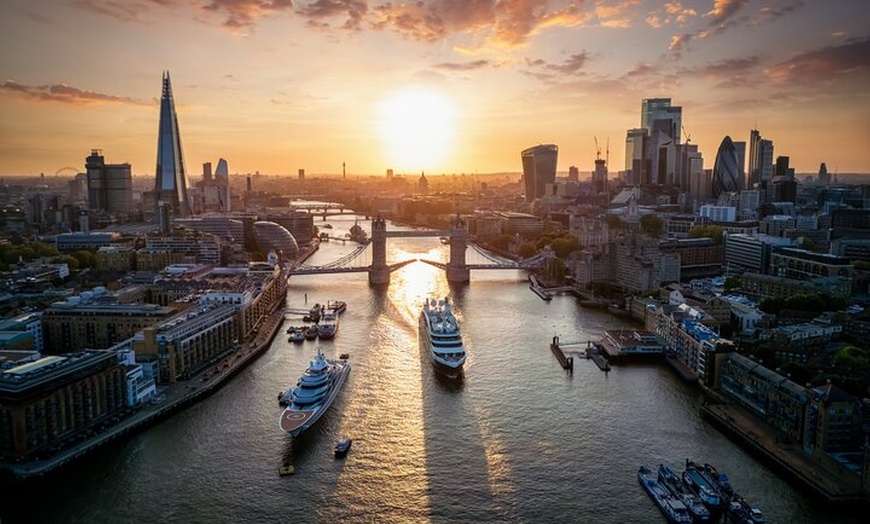 Image 3: Sightseeing Tour Shakespeare Stratford Upon Avon Cotswold