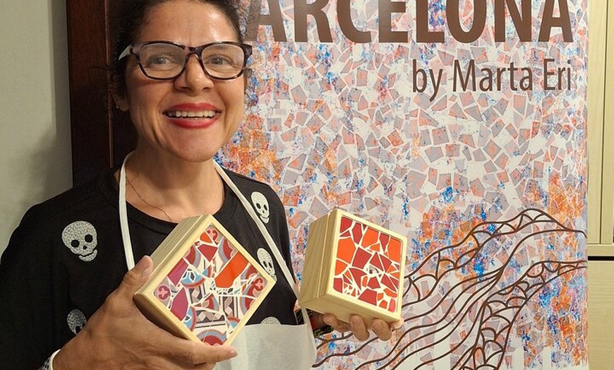 Image 14: Taller de Mosaico inspirado en Gaudí junto al Park Güell