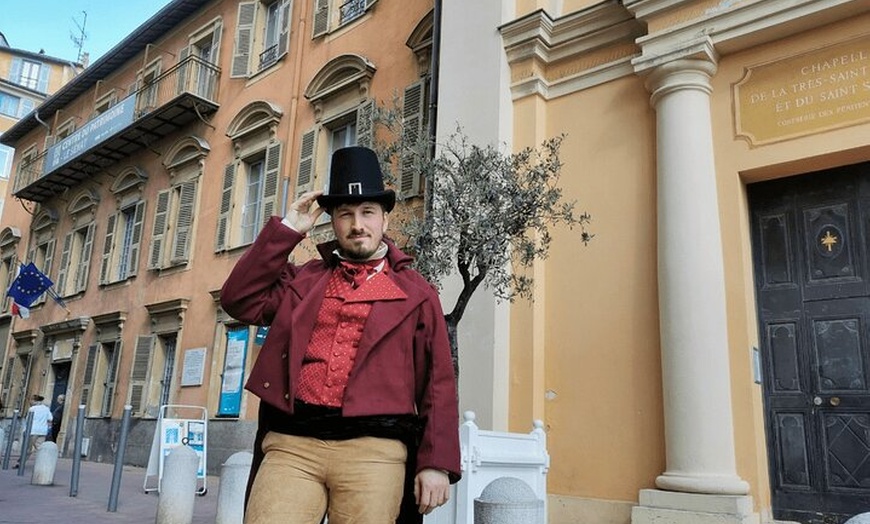 Image 2: Visite guidée insolite du Vieux Nice par un bourreau du XIXème