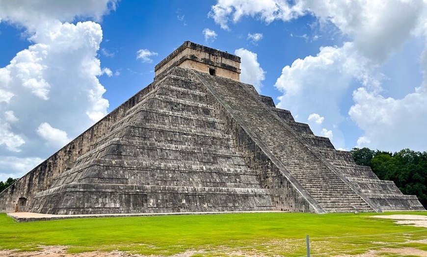 Image 4: All Inclusive to Chichen Itza + Cenote Hubiku & Valladolid