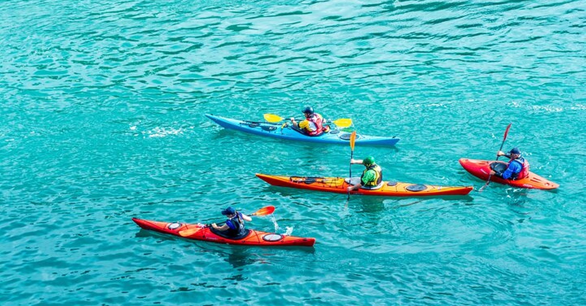 Actividad de snorkel y kayak en grupo en Barcelona y la Costa Brava