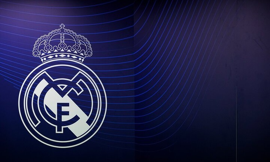 Image 4: Entrada al Estadio Bernabeu