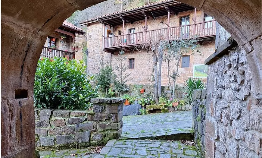 Image 4: Tour Barcena Mayor y Carmona desde Santander Grupos Reducidos