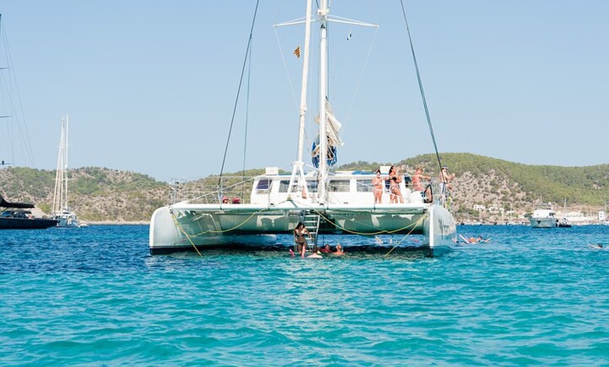 Image 33: Paseo en Catamarán a Vela con Formentera Wonders Todo Incluido