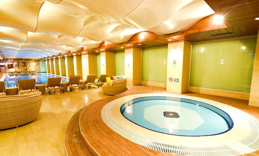 Image 2: ✈ TÜRKIYE | Istanbul - DoubleTree by Hilton Istanbul Topkapi 4*, 2 ...