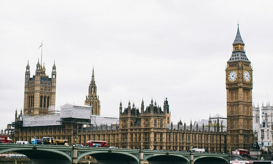 Image 4: London Half Day Top Sightseeing Tour including London Dungeons
