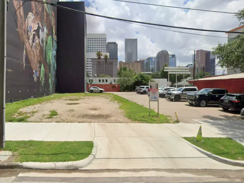 Parking at 1202 Pease St. Lot