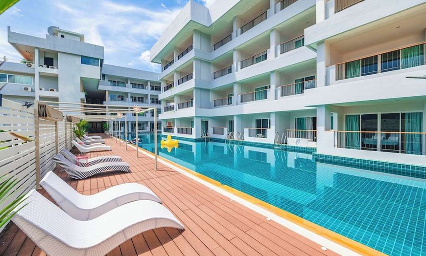 Image 177: ✈ POŁUDNIOWA TAJLANDIA | Phuket - Casa Del M 4* - Odkryty basen