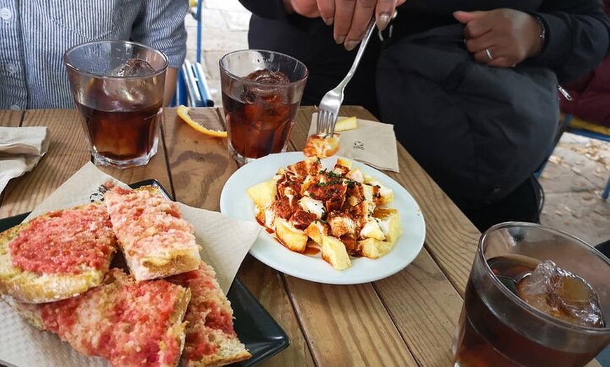 Image 6: Tour privado de comida y bebida gourmet - Barrio Gótico y Mercados