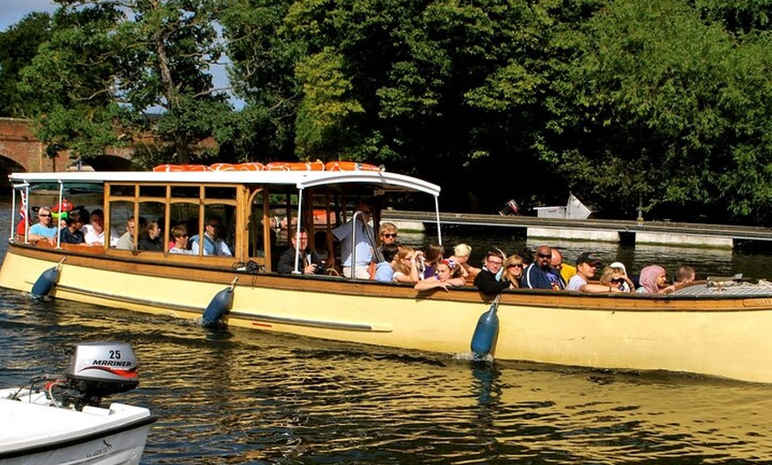 Image 3: Stratford-upon-Avon: River Cruise and City Audio Tour