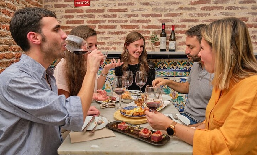 Image 4: De Tapas en Malasaña: tour nocturno de vino y tapas