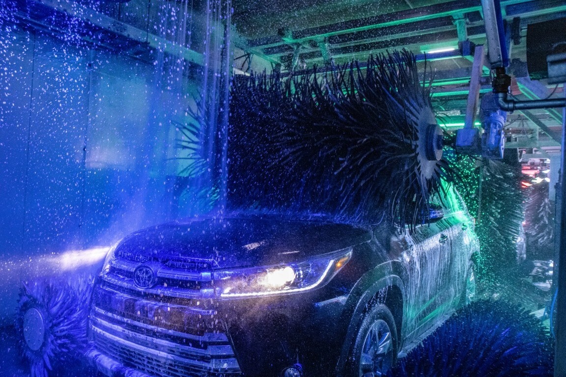 $8.50 For A Top Dog Express Wash (Reg. $17)