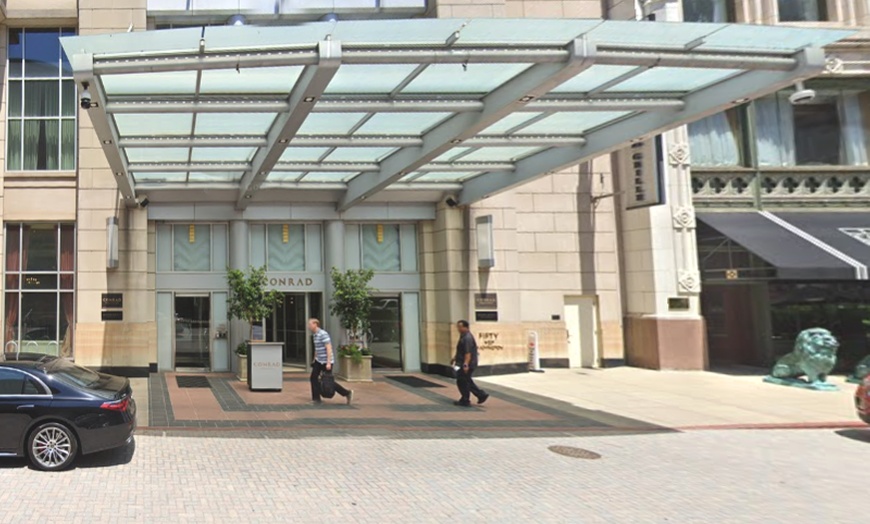 Image 3: Parking at Conrad Indianapolis - Valet Kiosk