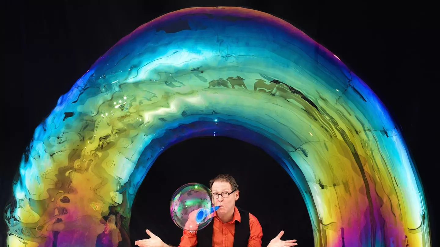 Amazing Bubble Man - Sunday, Mar 19, 2023 / 5:00pm - Primary Image