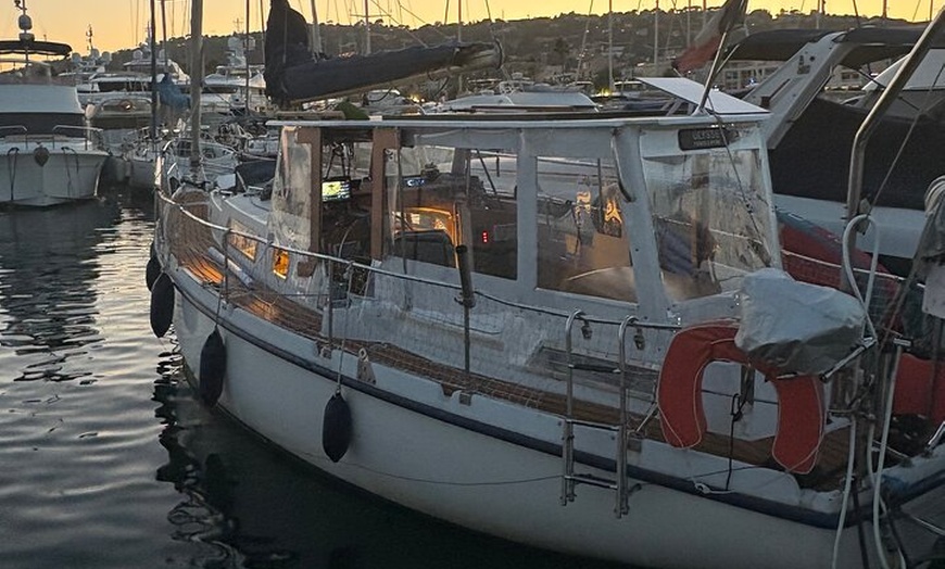 Image 19: Croisière hivernale en voilier chauffé en baie de Cannes