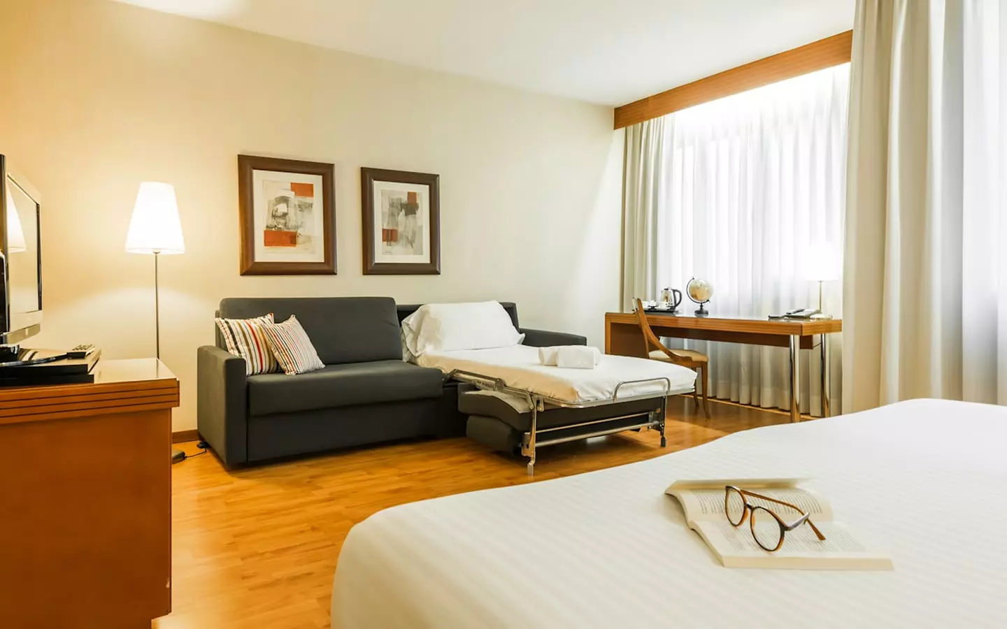 ✈ SPANIEN | Barcelona - Mariano Cubi Aparthotel Barcelona 4*, 2 Näc...