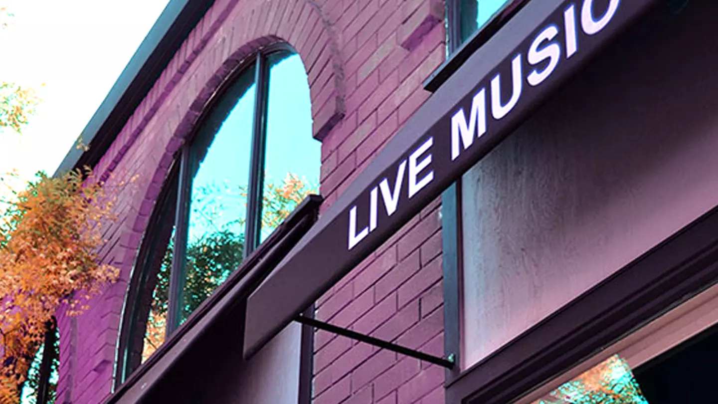 Café Pink House - Second Medium