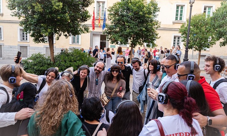 Image 11: Tour a pie por Madrid : Inmersivo con actores | City Voice