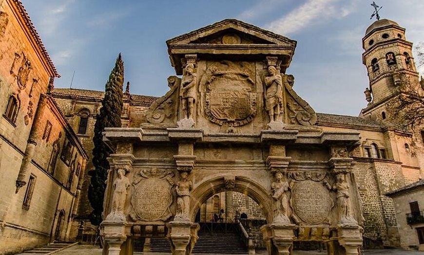 Image 8: Tour Por Baeza con Entrada a la Catedral