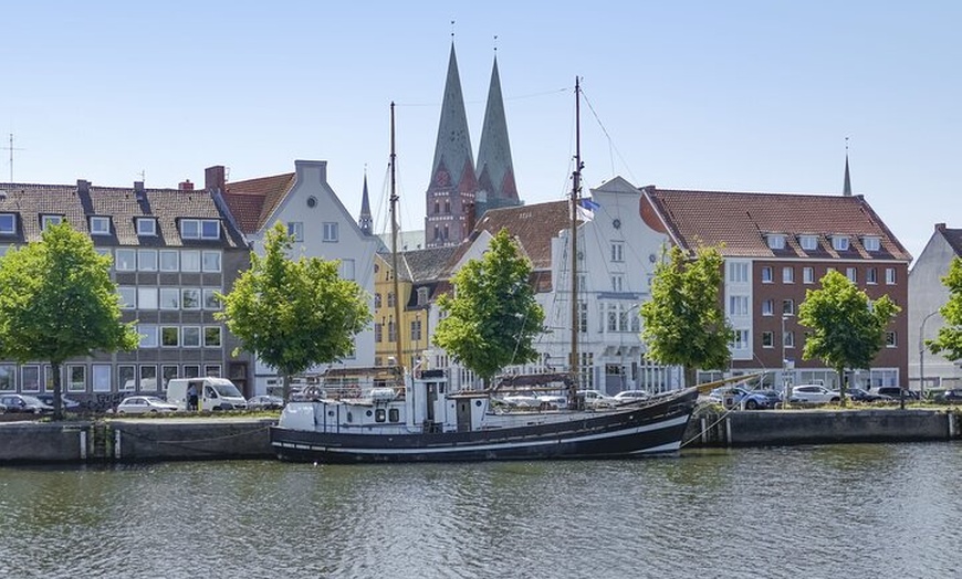 Image 2: Auf den Spuren der Hansa Handelsliga in Lübeck mit einem lokalen