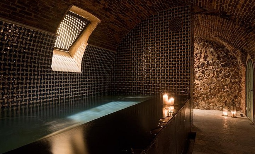 Image 2: Midra 30, Kessa tradicional y masaje en Hammam Al Ándalus.