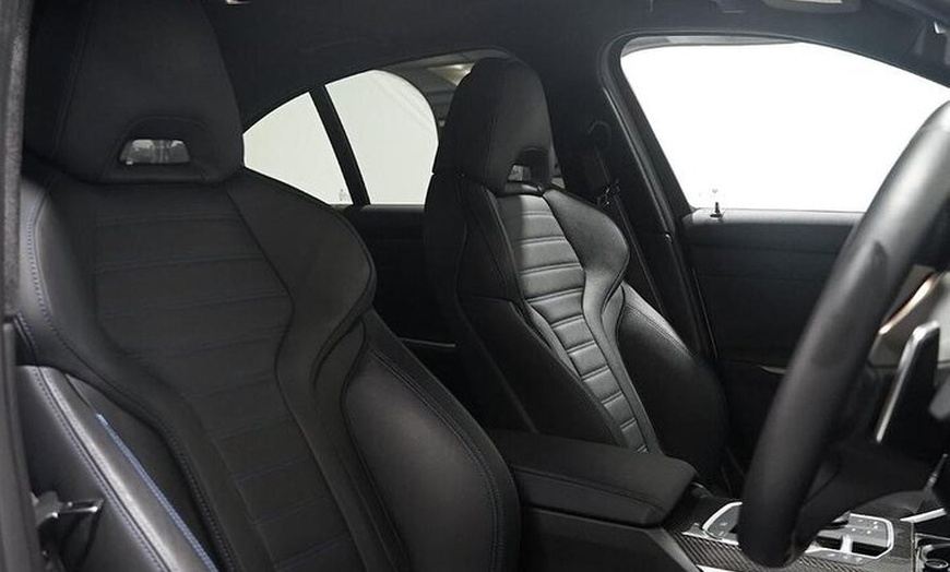 Image 3: London Private Airport Transfer — Heathrow, Gatwick & London City