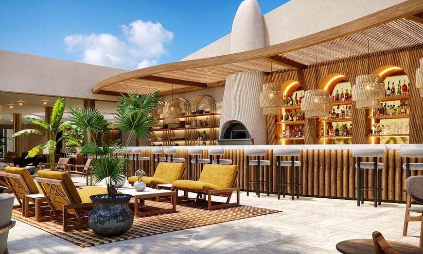 Image 6: ✈ NORD DE LA GRÈCE | Stavros - Isla Brown Chania Resort, Curio Coll...