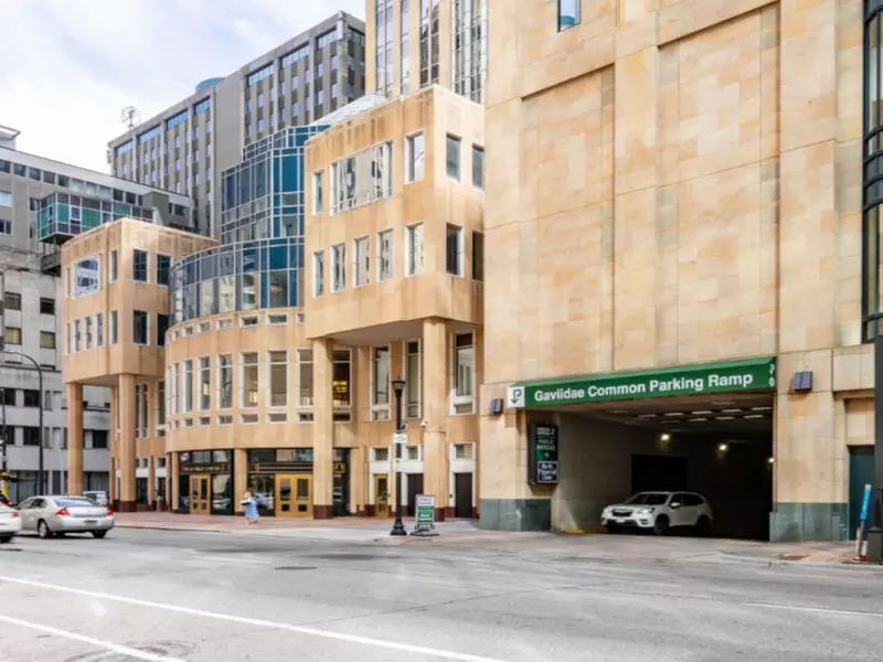 Parking at Gaviidae Commons Garage