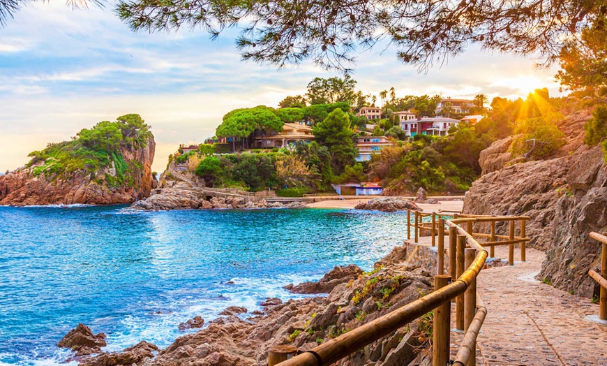 Image 1: ✈ COSTA BRAVA | Lloret de Mar - Hotel Samba 3* - Piscines
