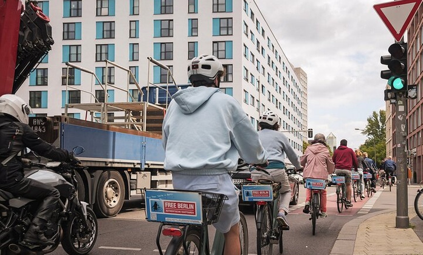 Image 4: Berlin: Schulklassen-Radtour zur Berliner Mauer und zum Dritten Reich