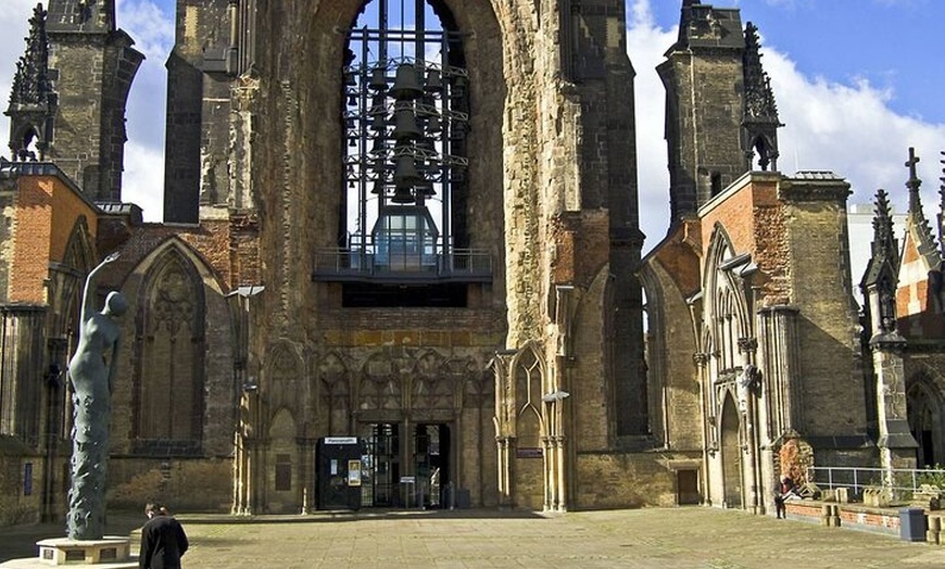 Image 8: Hamburg Highlights : Ein Spaziergang durch Geschichte, Krieg & Wunder