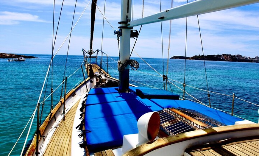 Image 8: Plan Familiar y un Día a Bordo con una Familia Navegante