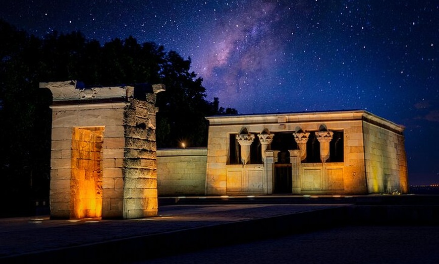 Image 2: Madrid : Historias Ocultas con Secretos y Sorpresas