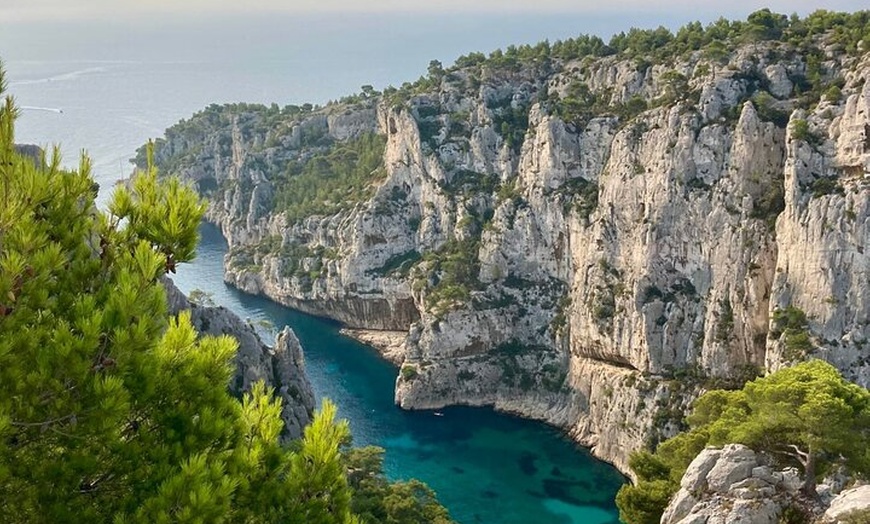 Image 1: Visite privée de Marseille, Cassis et Cap Canaille 6 heures