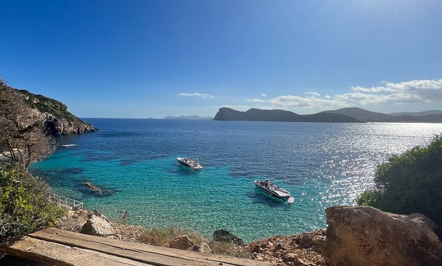 Image 3: Tour Privado Norte de Ibiza Calas Playas y Isla de Tagomago
