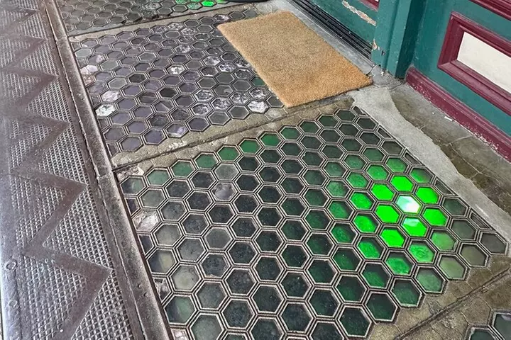 70-Minute Guided Downtown Eureka Springs Walking Tour