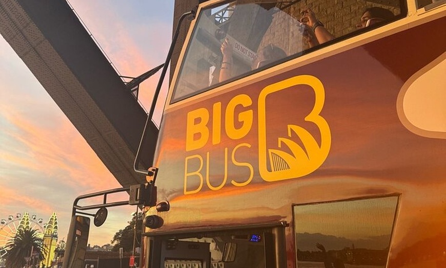 Image 2: Sydney: 90-Minute Panoramic Big Bus Night Tour