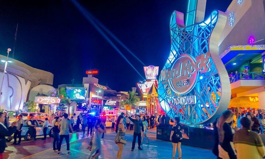 Image 5: Private Bar and Clubs Tour in Cancun: Discover the Nightlife