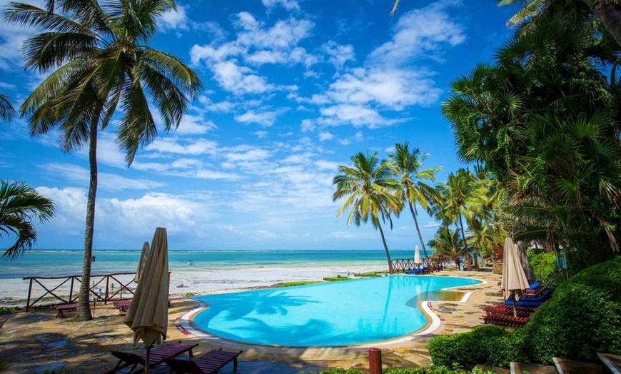 Image 11: ✈ KENYA | Mombasa - Entre safari et détente balnéaire au Kenya 4* -...