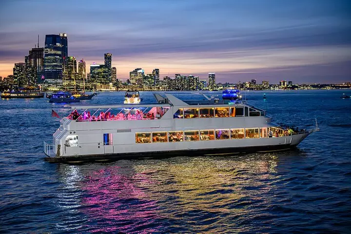 New York City Dinner Cruise with Live Music - Primary Image
