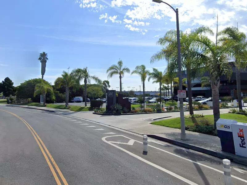 Parking at 4551 Glencoe Ave. Lot