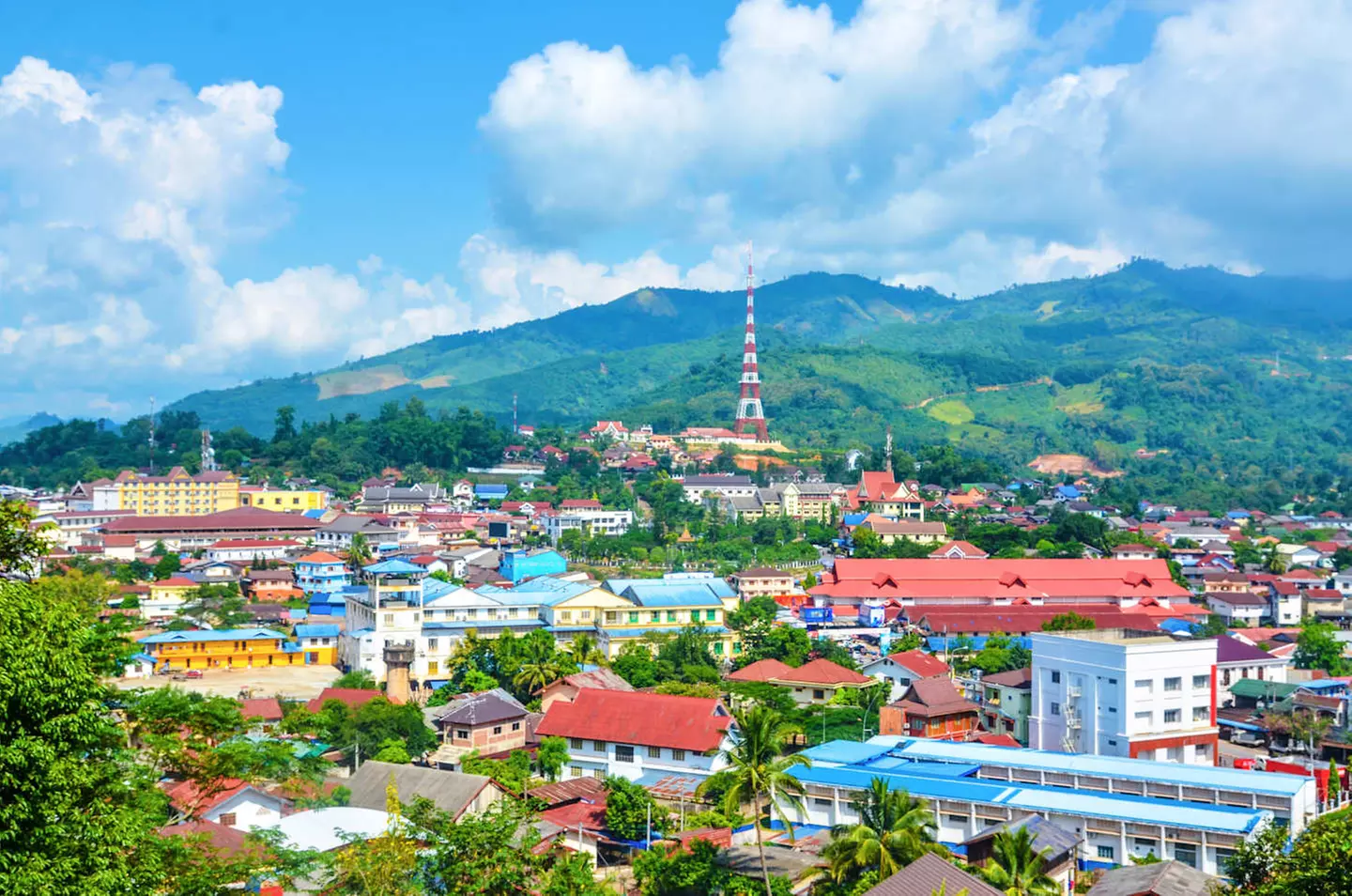 ✈ LAOS | Luang Prabang - Entdecken Sie das wilde, spirituelle und a...